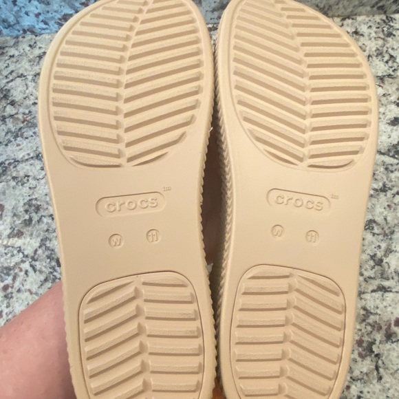 CROCS WOMENS BROOKLYN WOVEN ANKLE STRAP WEDGE Size 11 - Picture 4 of 4